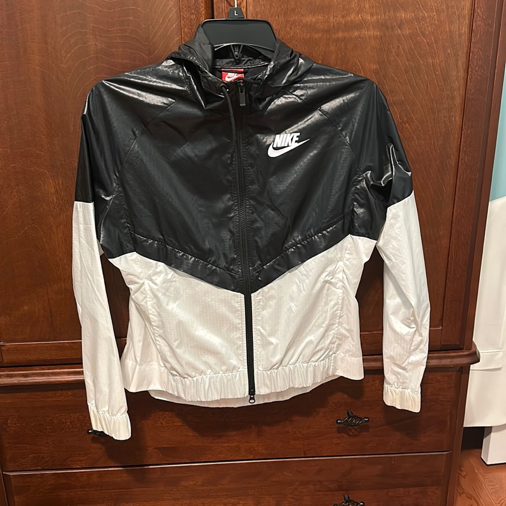 Black and white Nike windbreaker